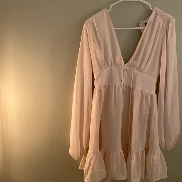 Lulu’s long sleeve cream skater dress - Picture 1 of 4